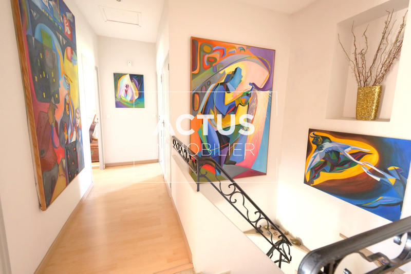 Maison - 200 m² - 7 pièces