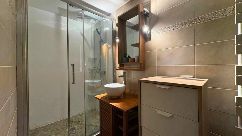 Maison - 230 m² - 7 pièces