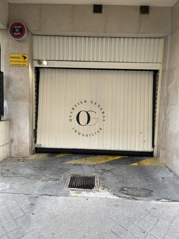 Parking / Garage - 11 m²