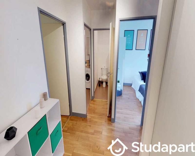 Chambre - 70 m² - 1 pièce