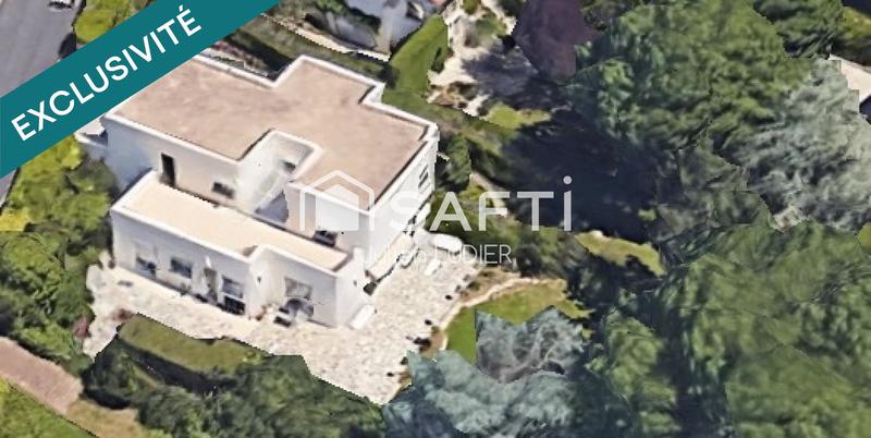 Maison - 212 m² - 6 pièces