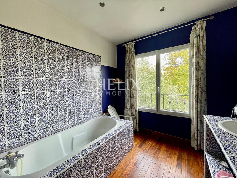 Maison - 166 m² - 6 pièces