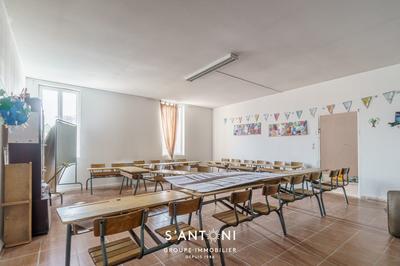 Maison - 544 m² - 5 pièces