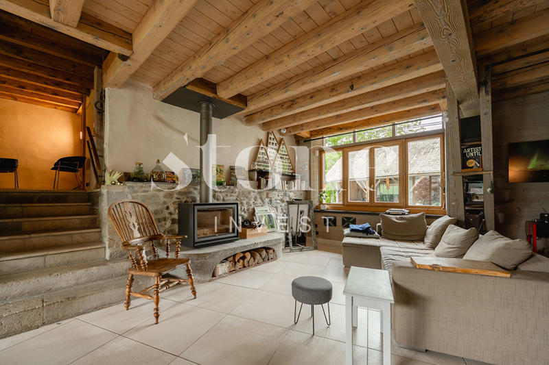 Maison - 350 m² - 8 pièces