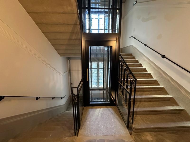 Bureau - 301 m² - 1 pièce