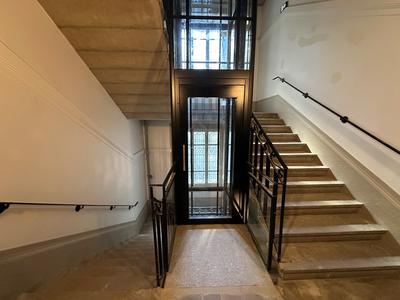 Bureau - 301 m² - 1 pièce