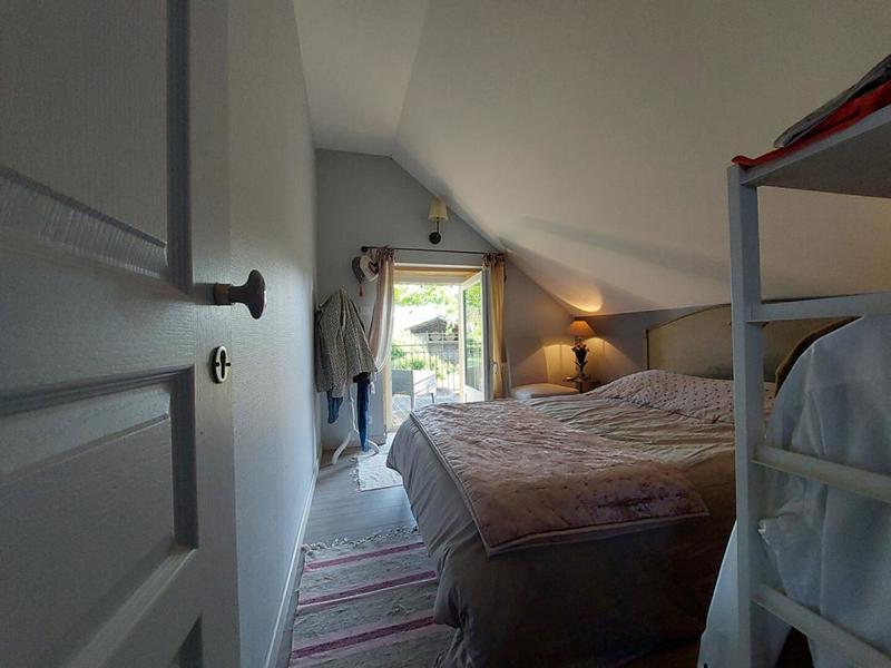 Maison - 260 m² - 11 pièces