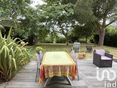 Maison - 237 m² - 8 pièces