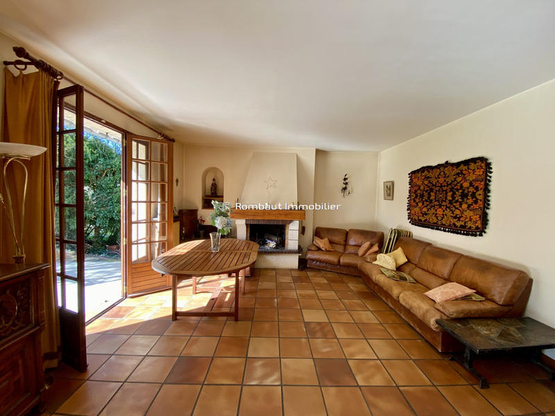 Maison - 201 m² - 8 pièces