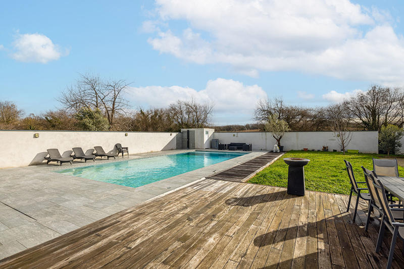 Maison - 262 m² - 7 pièces