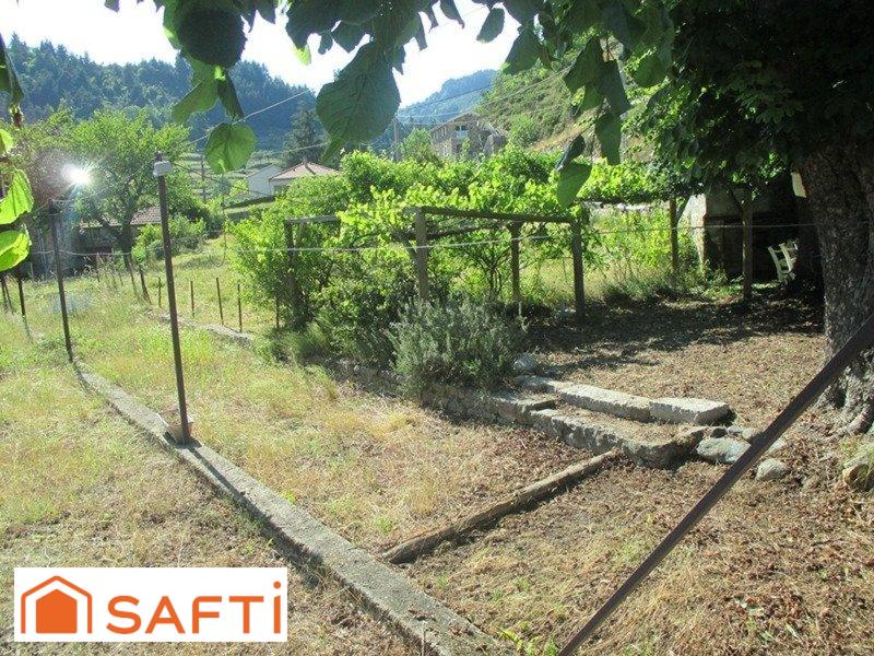 Maison - 230 m² - 8 pièces