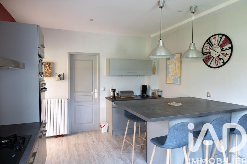 Maison - 220 m² - 9 pièces