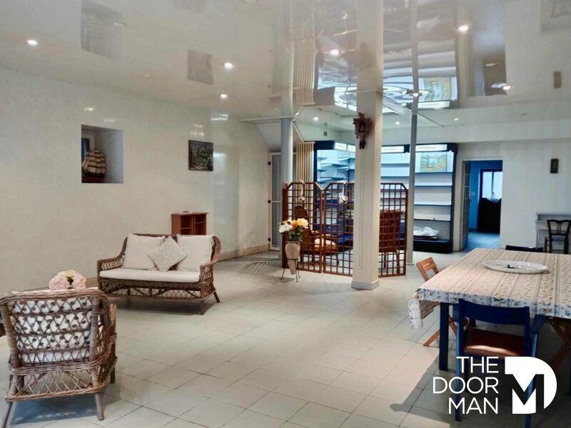 Maison - 208 m² - 6 pièces