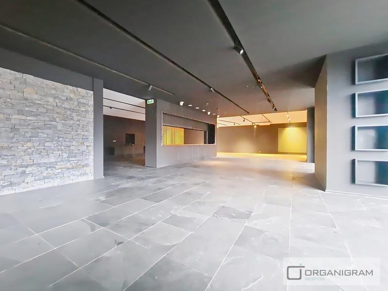 Local commercial - 438 m²