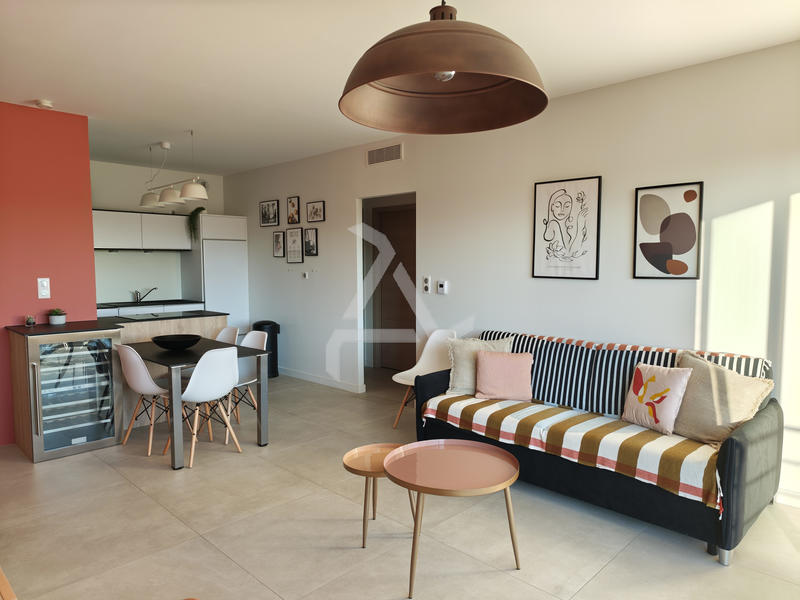 Appartement - 65 m² - 4 pièces