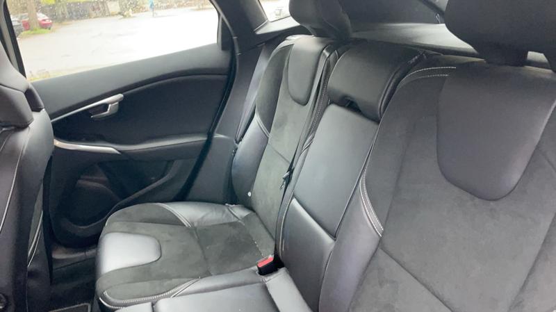 Volvo V40 2.0 D2 AdBlue120 R-Design - Entretien constructeur