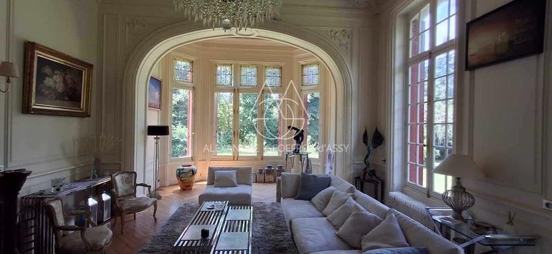 Château - 1 000 m² - 18 pièces