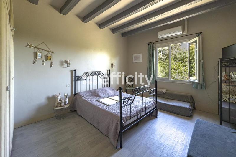 Demeure - 210 m² - 6 pièces