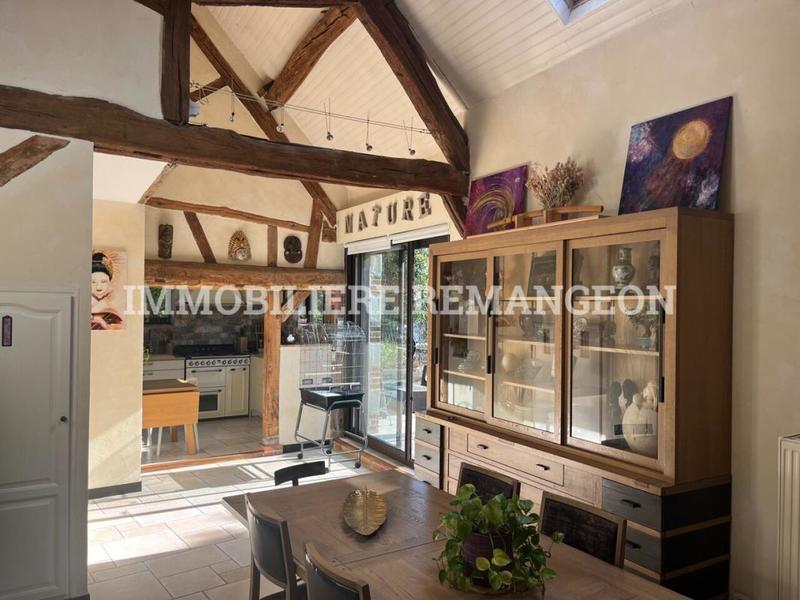 Demeure - 235 m² - 8 pièces