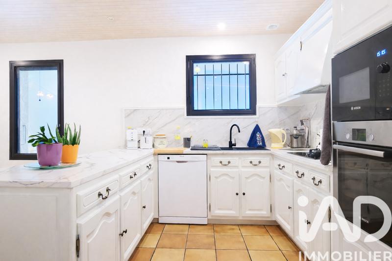 Maison - 260 m² - 7 pièces