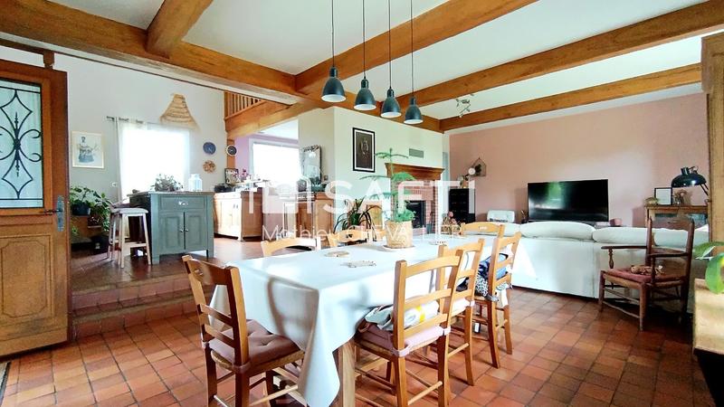 Maison - 163 m² - 8 pièces