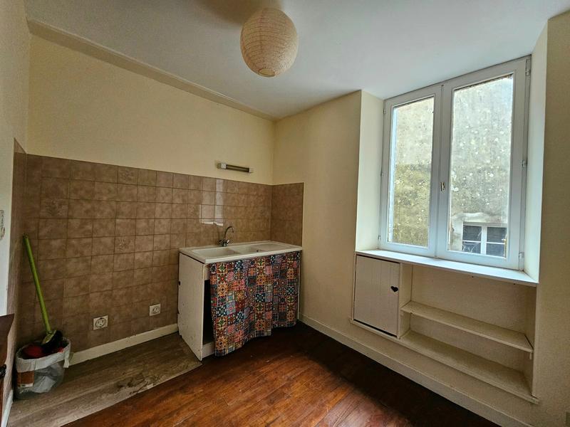 Immeuble - 170 m² - 8 pièces