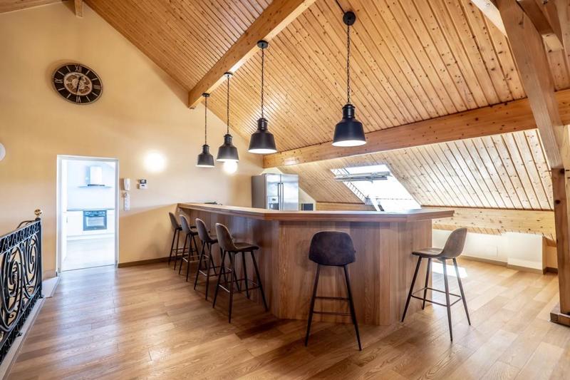 Propriété - 733 m² - 15 pièces