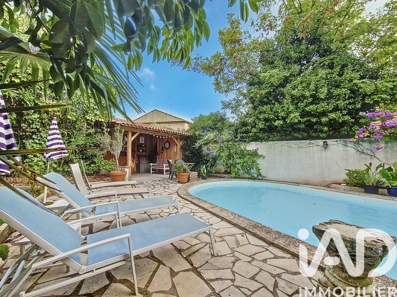 Maison - 215 m² - 8 pièces