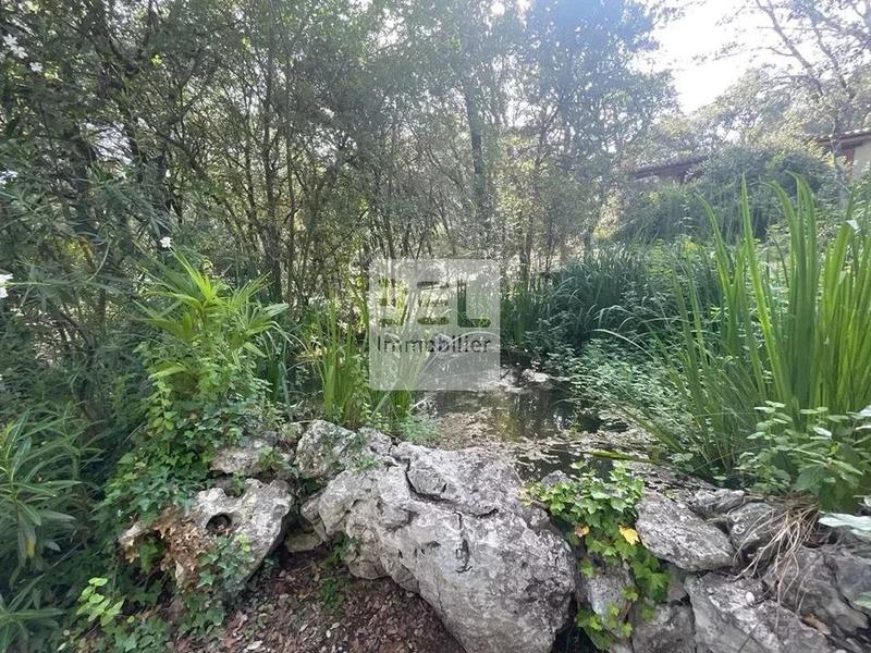 Propriété - 740 m² - 22 pièces