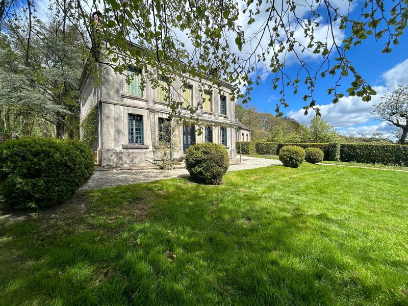 Propriété - 202 m² - 7 pièces