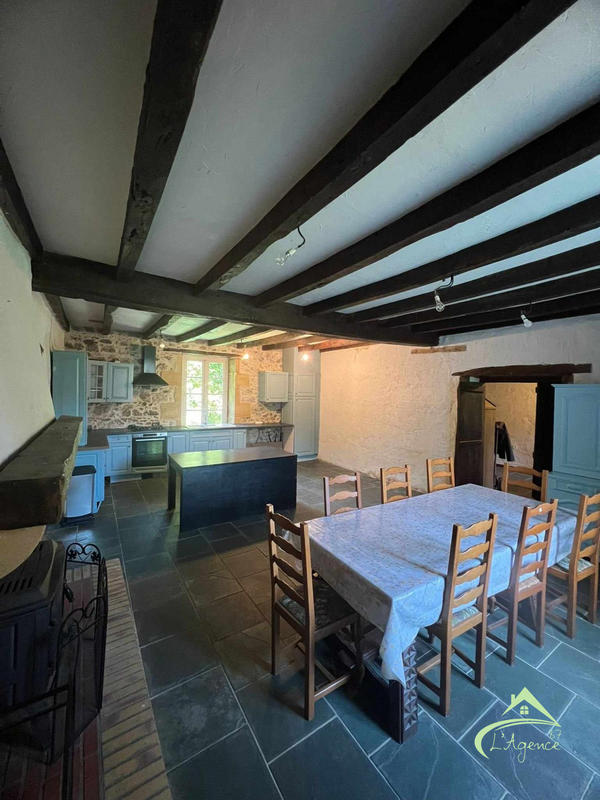 Maison traditionnelle - 187 m² - 6 pièces