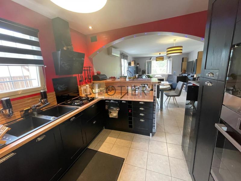 Maison - 94 m² - 4 pièces