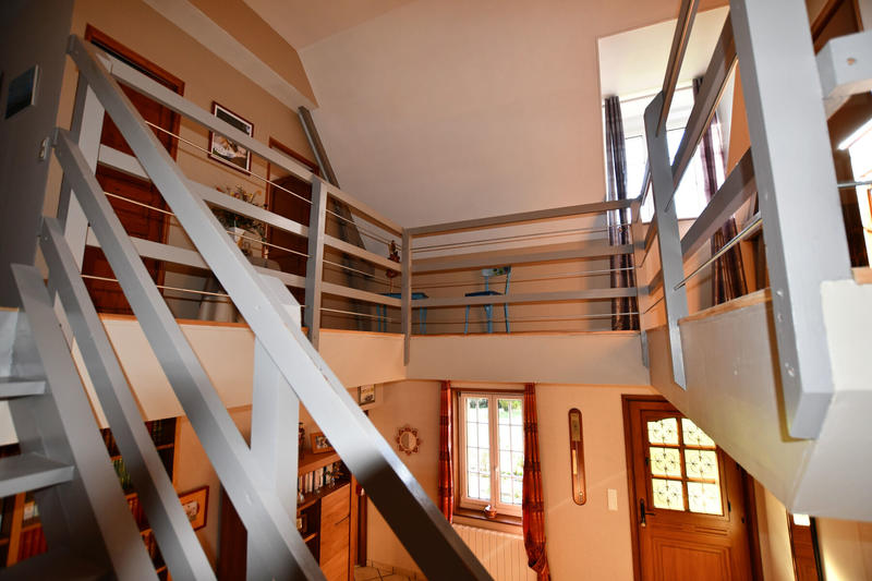 Maison - 225 m² - 9 pièces