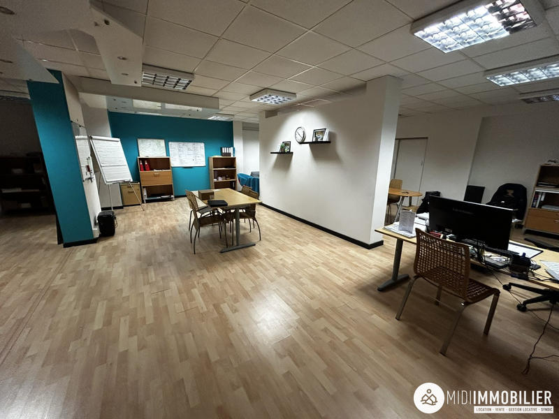 Local commercial - 450 m² - 4 pièces