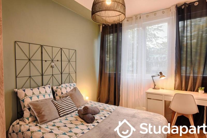 Chambre - 12 m² - 1 pièce