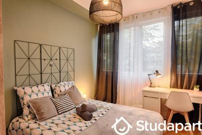 Chambre - 12 m² - 1 pièce