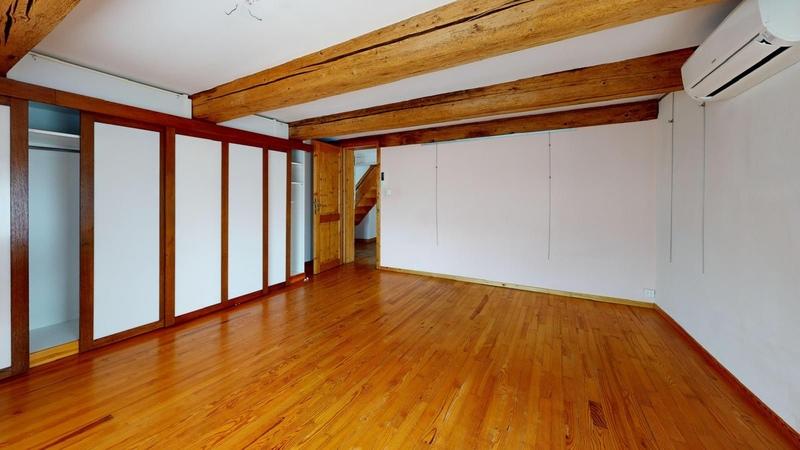 Maison traditionnelle - 224 m² - 7 pièces