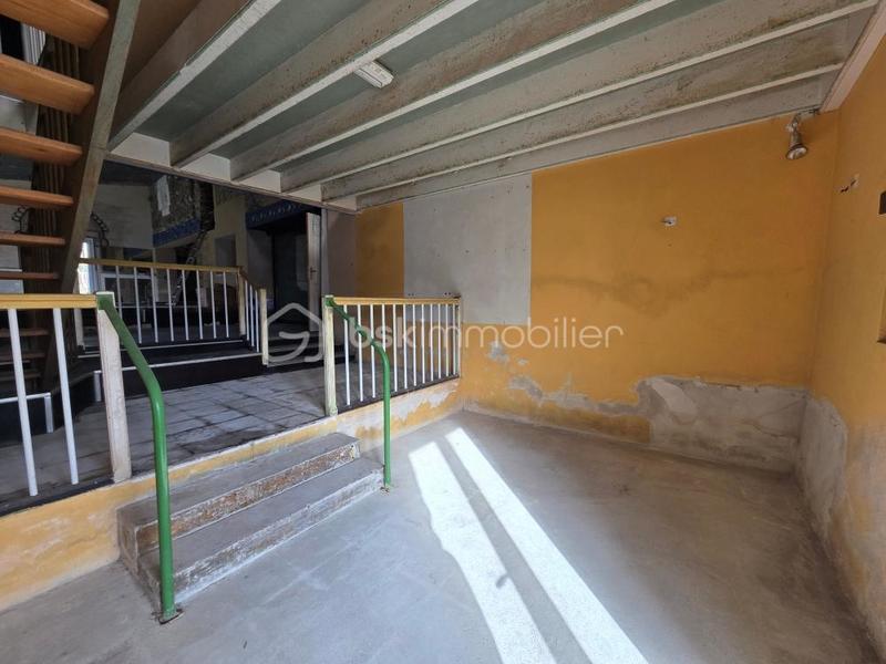 Maison - 300 m² - 5 pièces