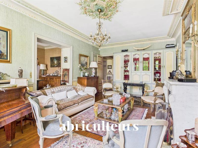 Appartement - 165 m² - 6 pièces