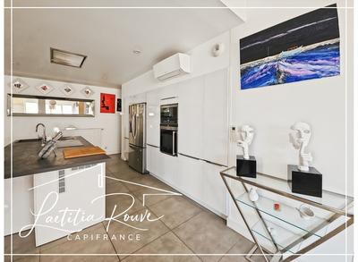 Appartement - 254 m² - 6 pièces