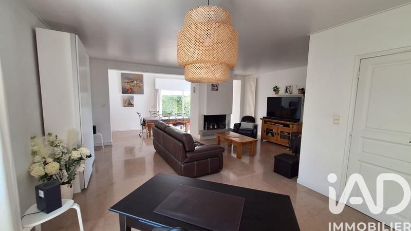 Maison - 271 m² - 9 pièces