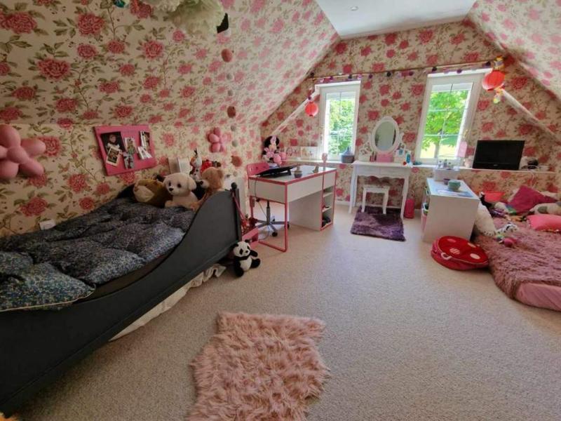 Propriété - 260 m² - 8 pièces