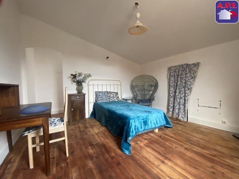 Maison - 250 m² - 8 pièces