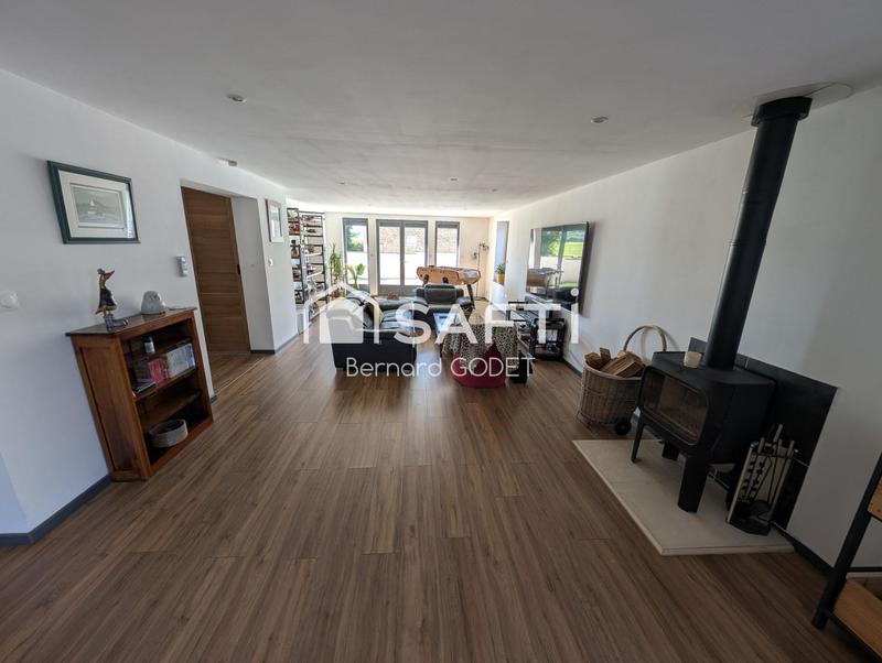 Maison - 338 m² - 11 pièces