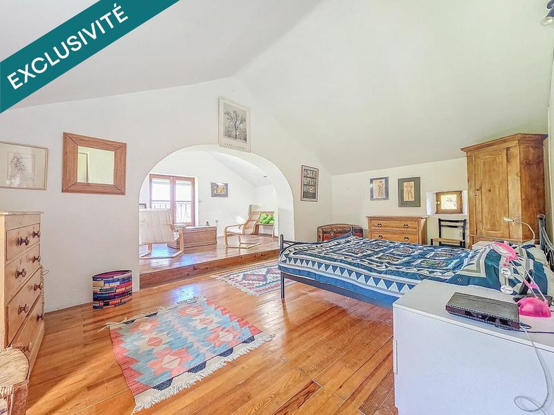 Propriété - 249 m² - 8 pièces