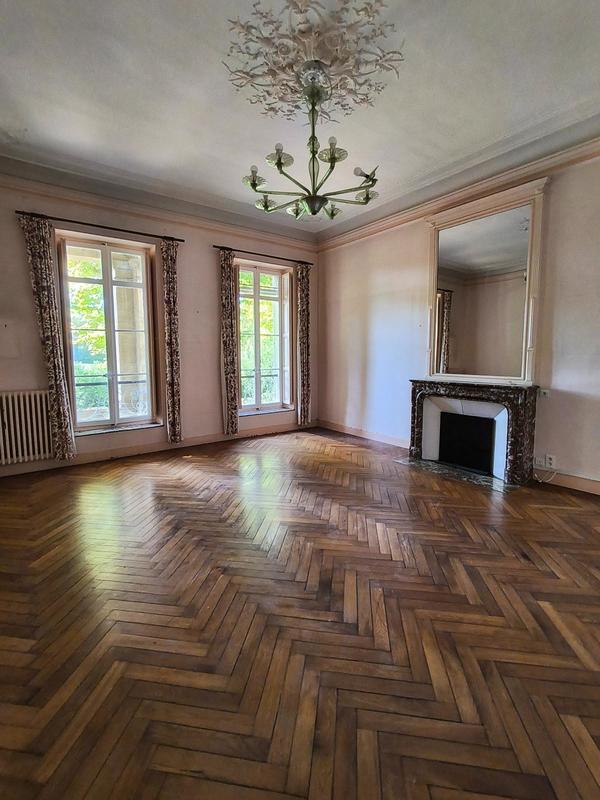 Maison de maîtres - 510 m² - 18 pièces