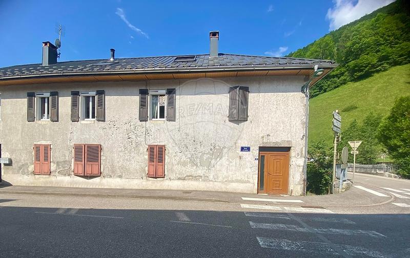 Appartement - 102 m² - 4 pièces