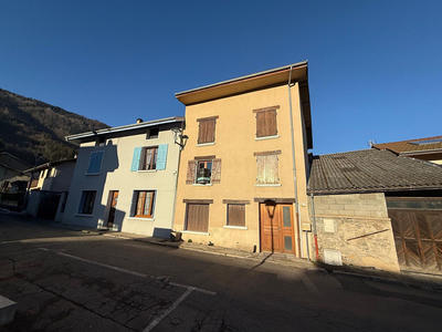 Maison - 105 m² - 6 pièces