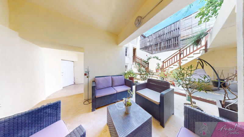 Maison de village - 195 m² - 10 pièces