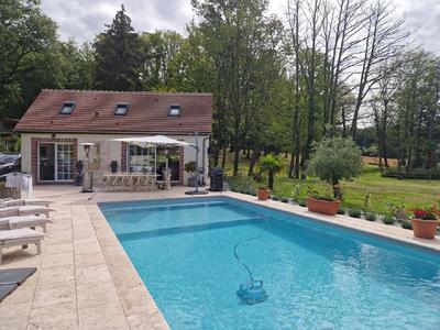 Maison - 540 m² - 7 pièces